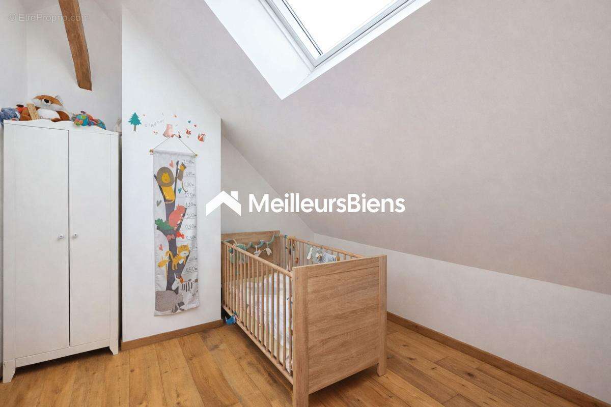 Chartreuse 38380 Entre deux Guiers, Ancienne ferme rénovée 5 chambres, 170 m² Habitables - photo 9