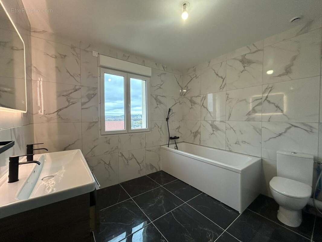 Maison à VILLENEUVE-SAINT-GERMAIN