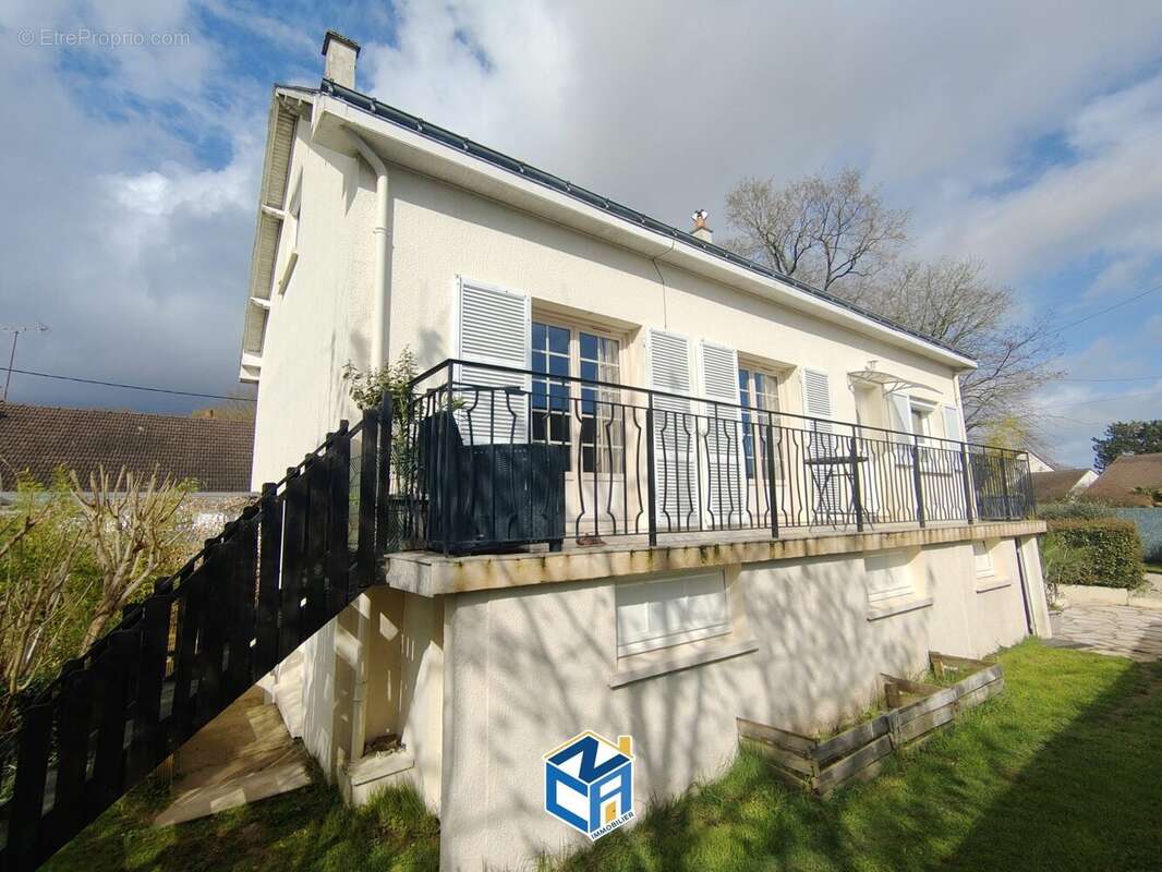 Maison à NOTRE-DAME-D'OE