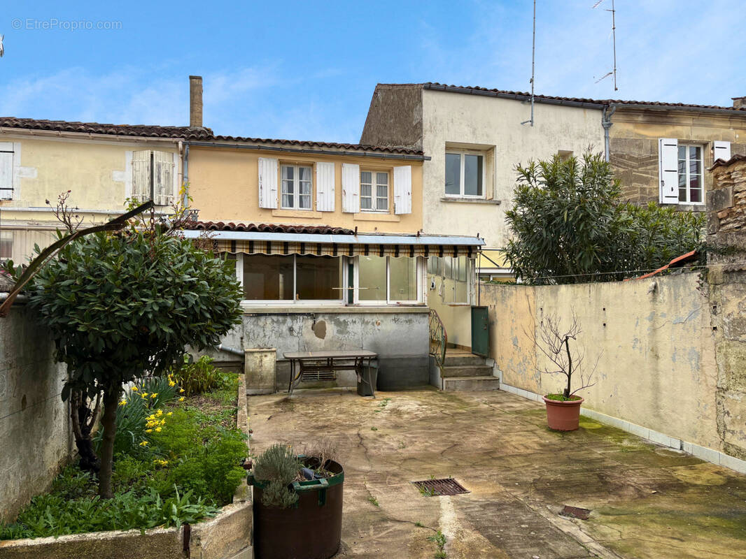 Maison à COGNAC
