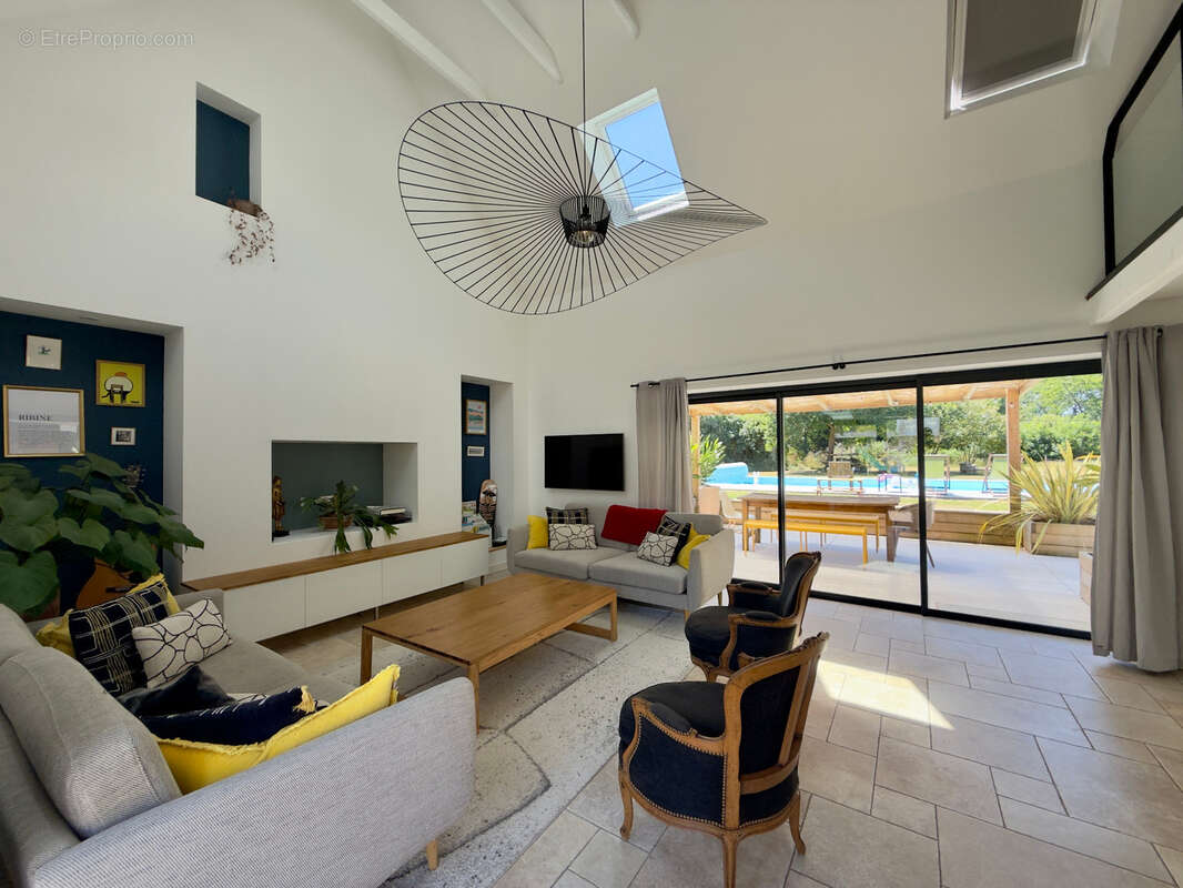 TREMEOC (29) – Corps de ferme rénové de 225 m² au sol avec piscine, studio indépendant, penty et jardin arboré - photo 9