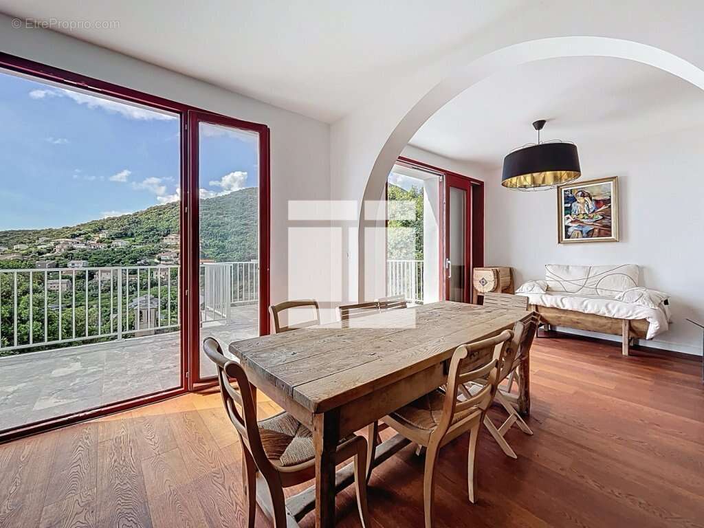 Maison à SANTA-MARIA-DI-LOTA