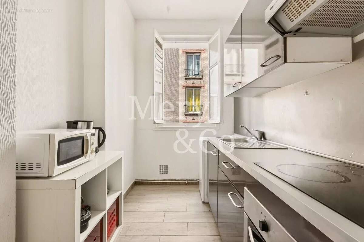 Appartement à PARIS-16E
