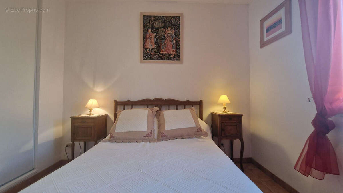 Maison à SAINTE-CECILE-LES-VIGNES