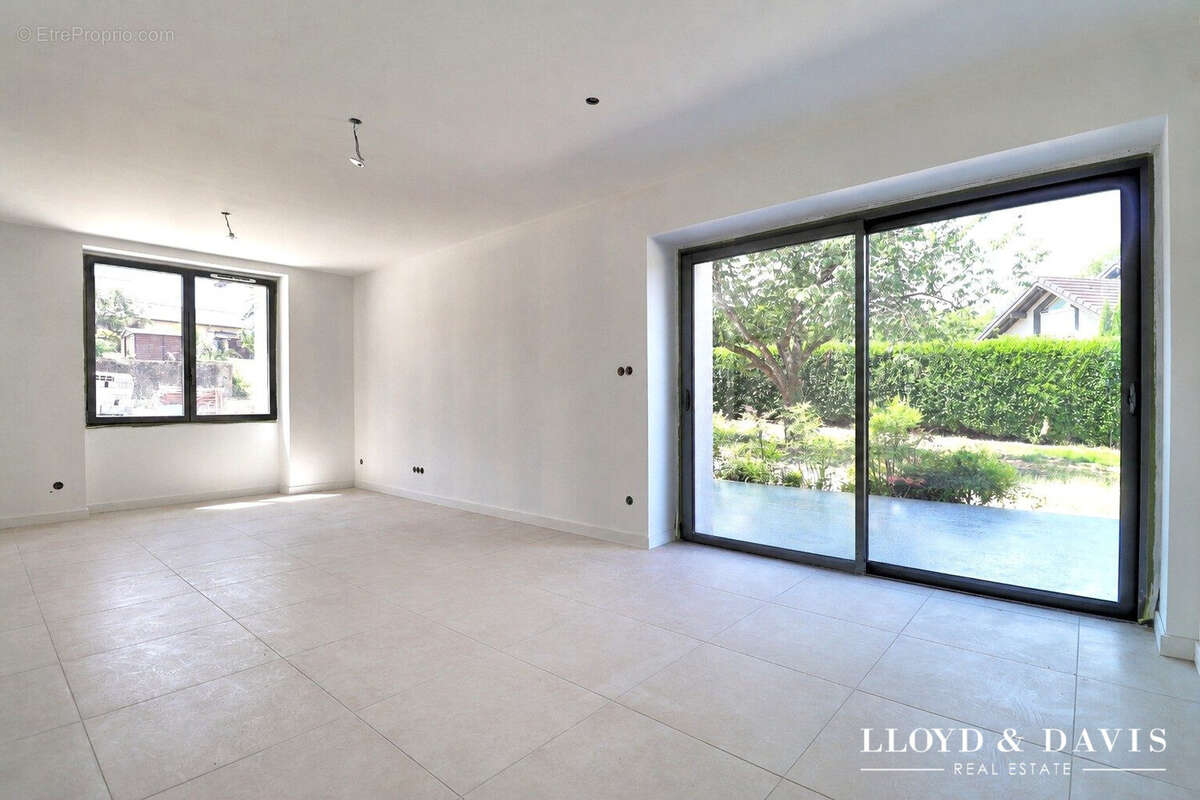 Appartement 81 m² à Challes-Les-Eaux  - photo 2