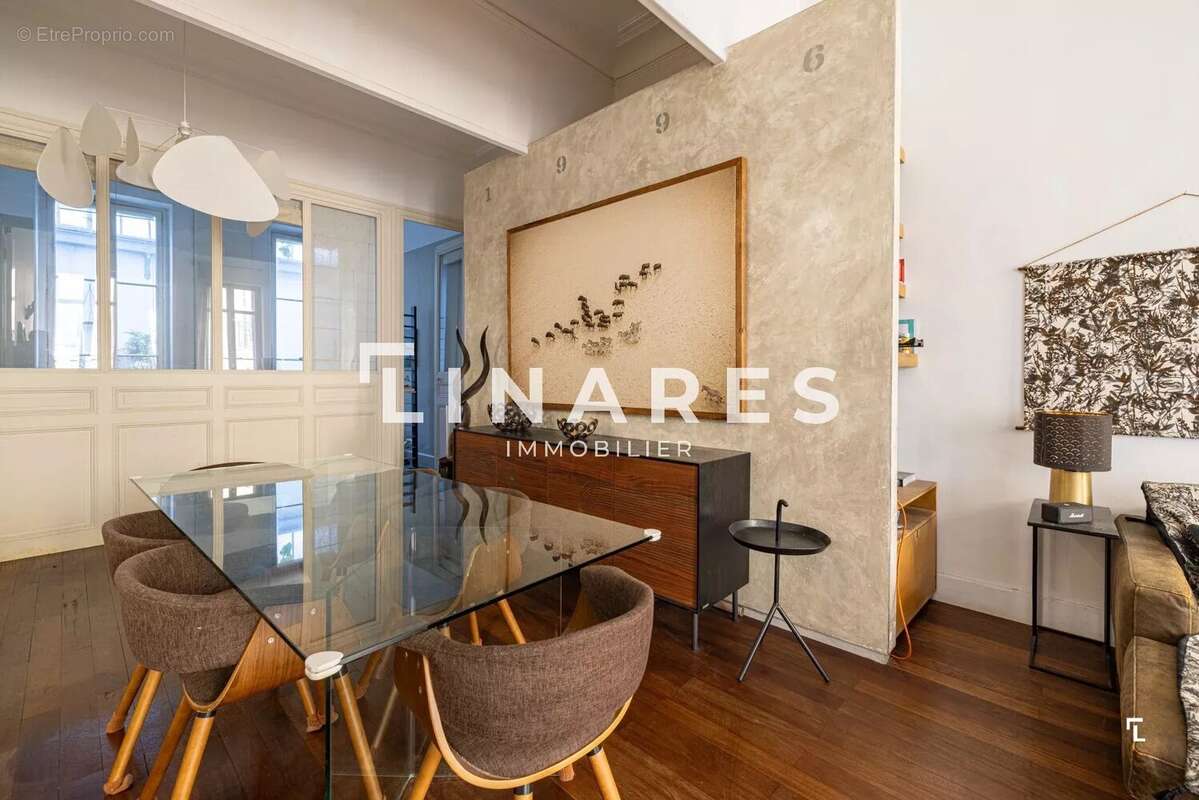Appartement à MARSEILLE-1E
