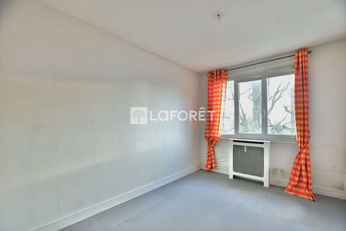 Appartement à LA CELLE-SAINT-CLOUD