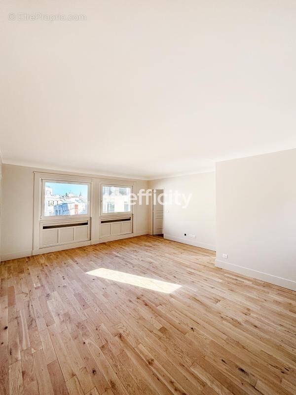 Appartement à LEVALLOIS-PERRET