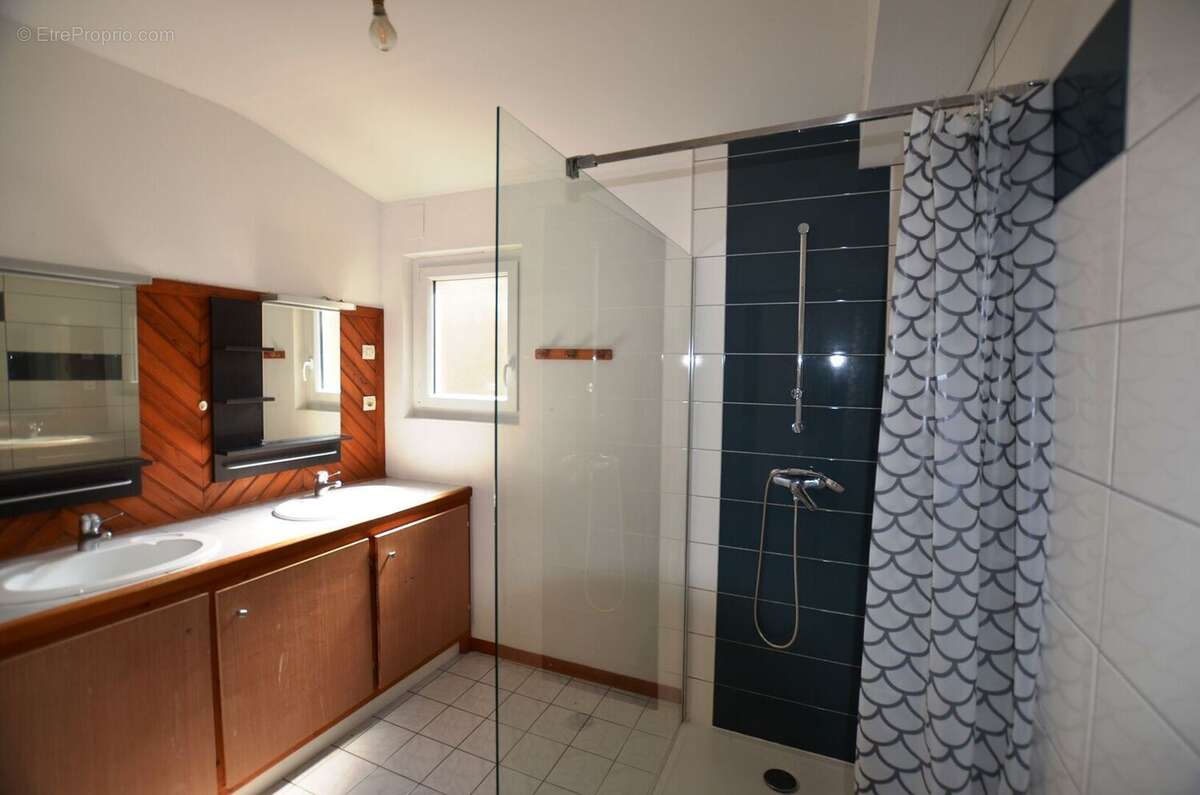 À vendre, Vic-Fezensac (Gers): charmante maison de ville 4 chambres, 2 au rdc, avec garage et cour, proche commodités - photo 11
