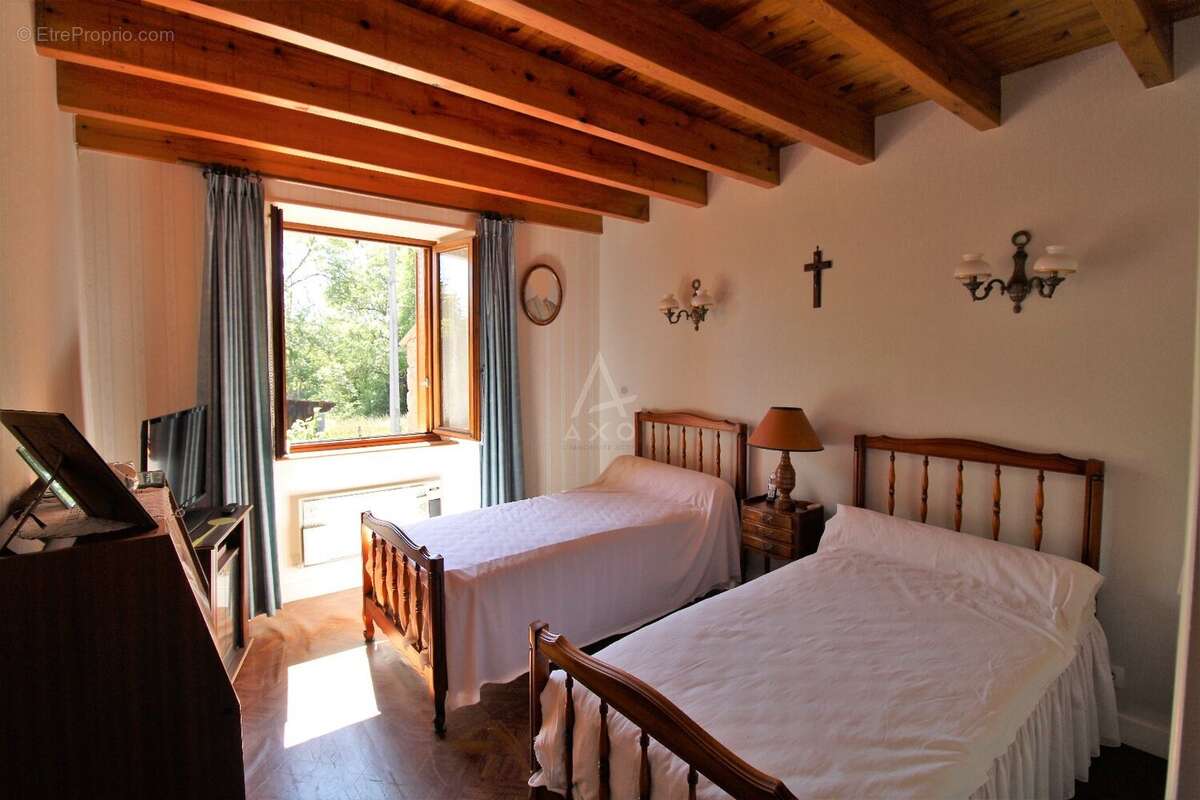 Maison à VERNET-LA-VARENNE