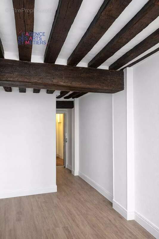 Appartement à PARIS-3E