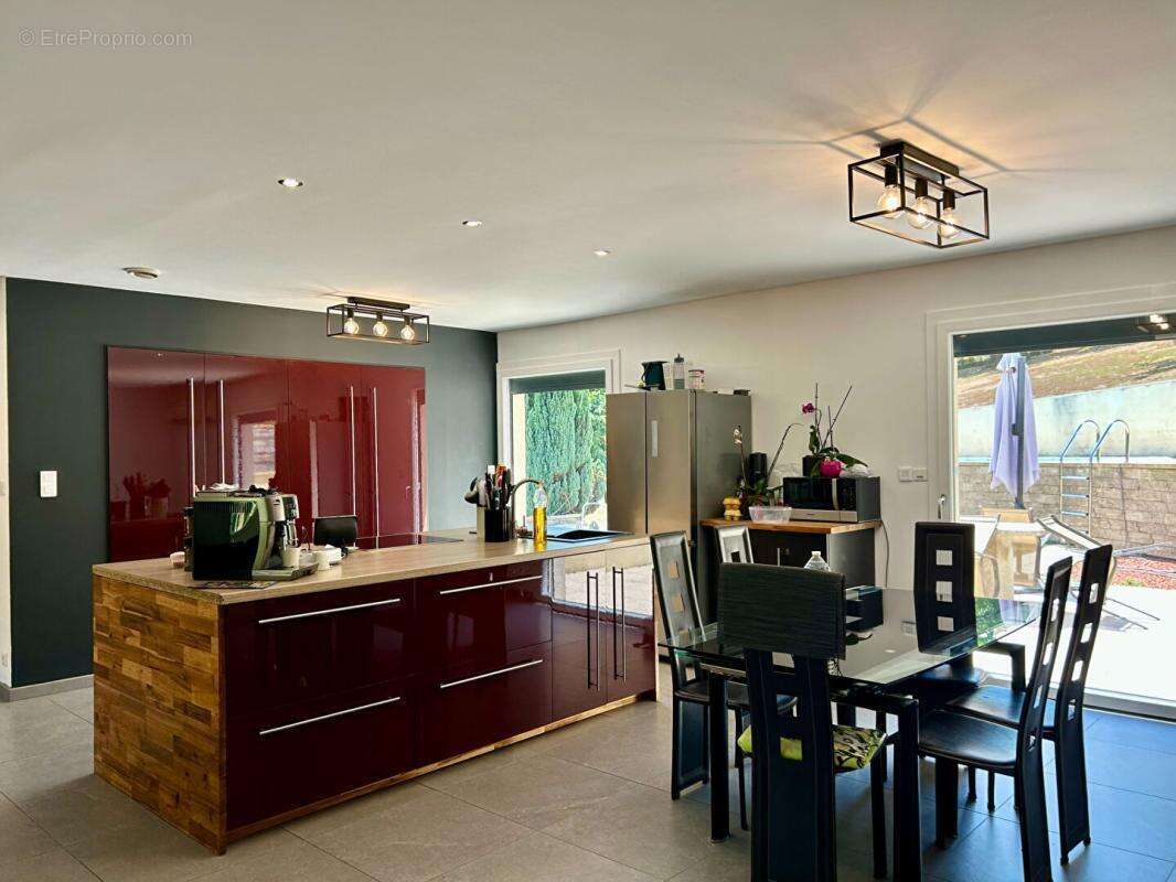 A vendre, superbe maison de 170m² sur les hauteurs de Chancelade 24650 - photo 4