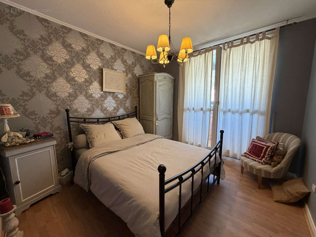 Appartement à CARROS