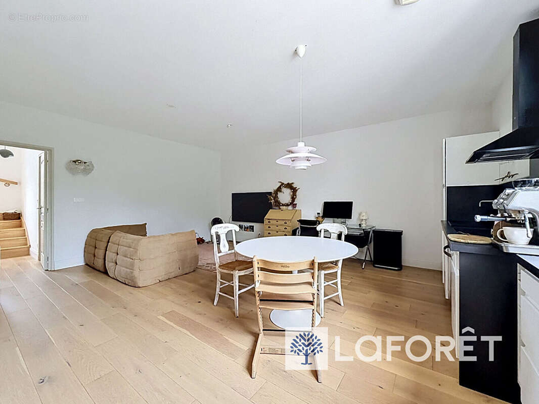 Appartement à CHAMPAGNE-AU-MONT-D'OR