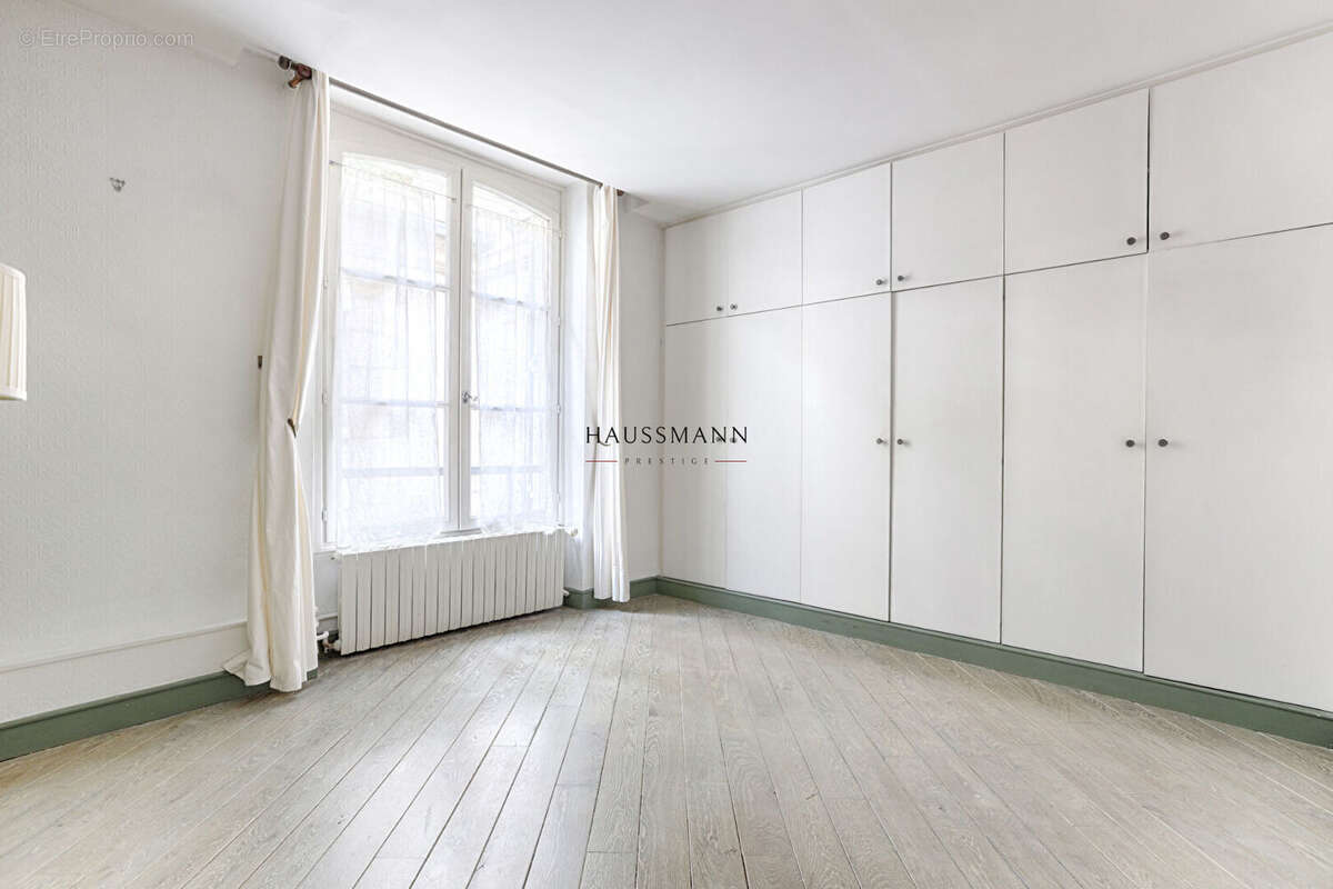 Appartement à PARIS-6E