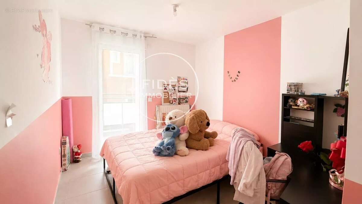 Appartement à MARSEILLE-4E
