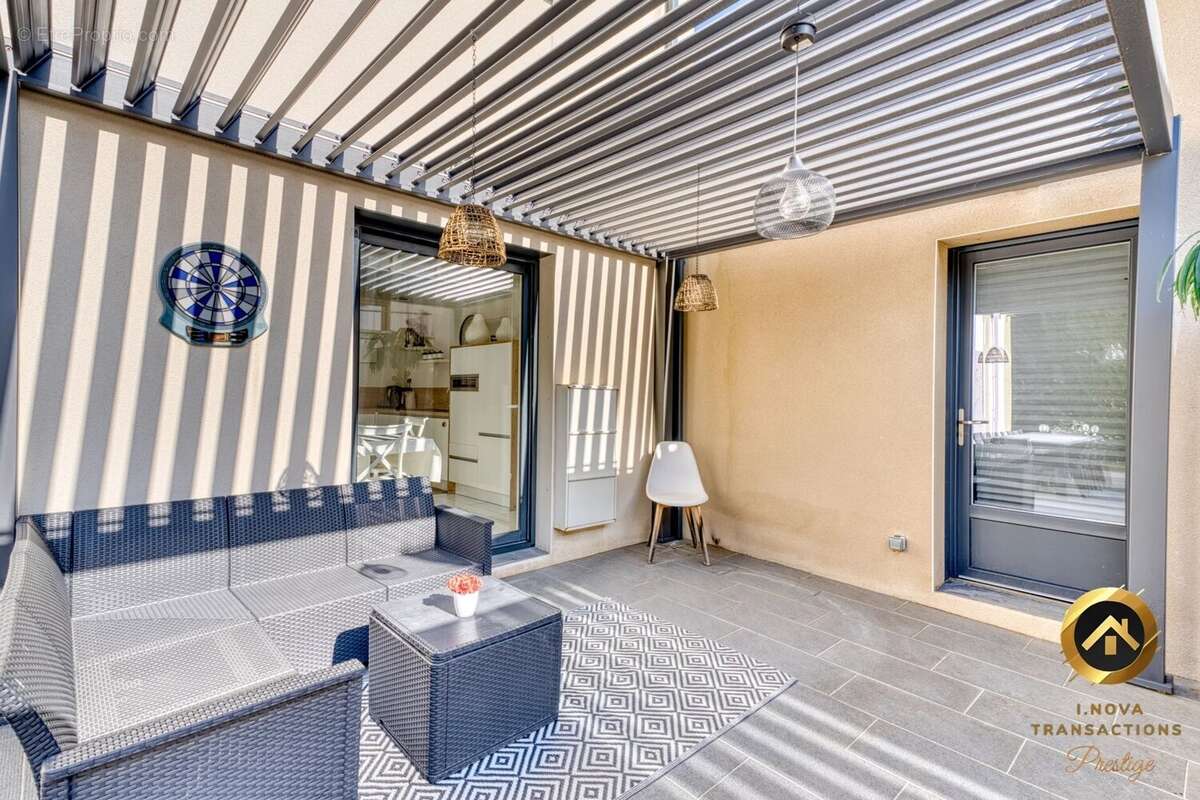 Maison à JASSANS-RIOTTIER