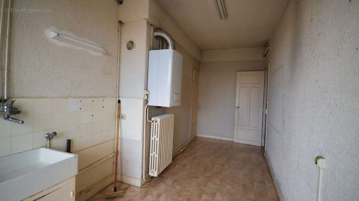 SOUS COMPROMIS  Appartement T2 centre-ville de VICHY - photo 4