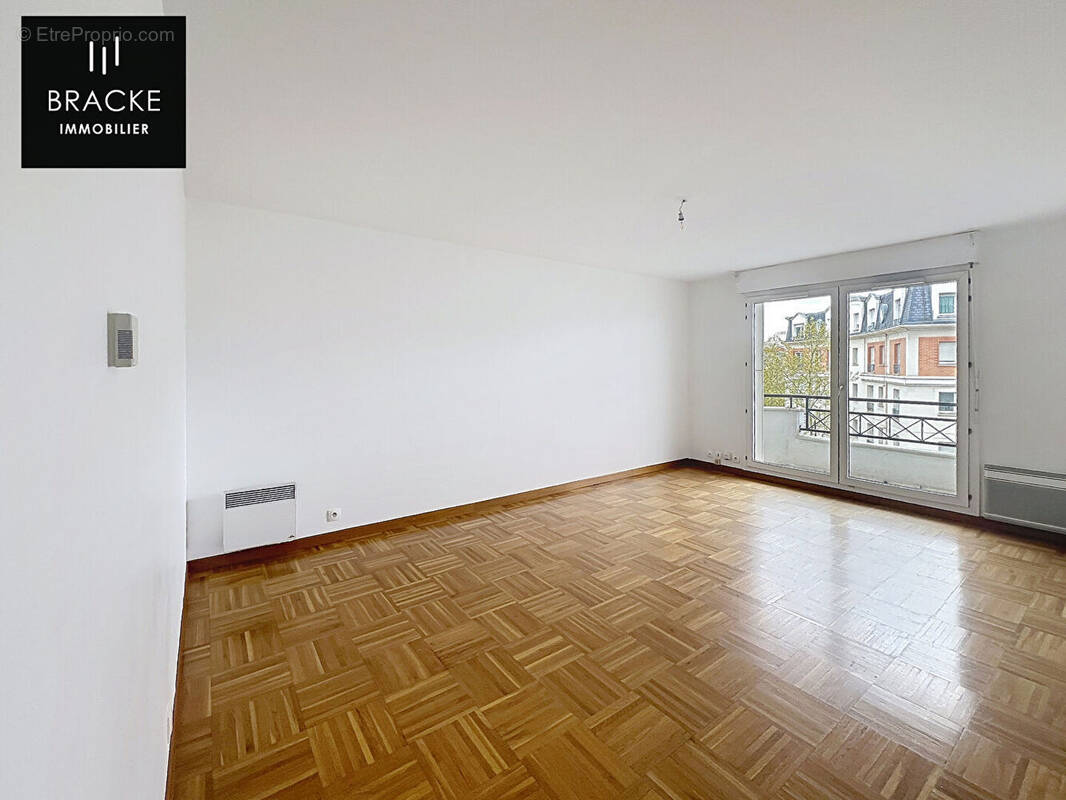 Appartement à LA GARENNE-COLOMBES