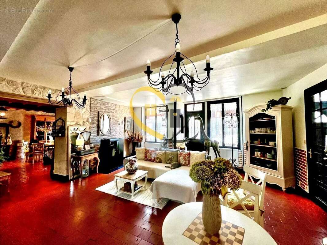 Maison à LA BUSSIERE