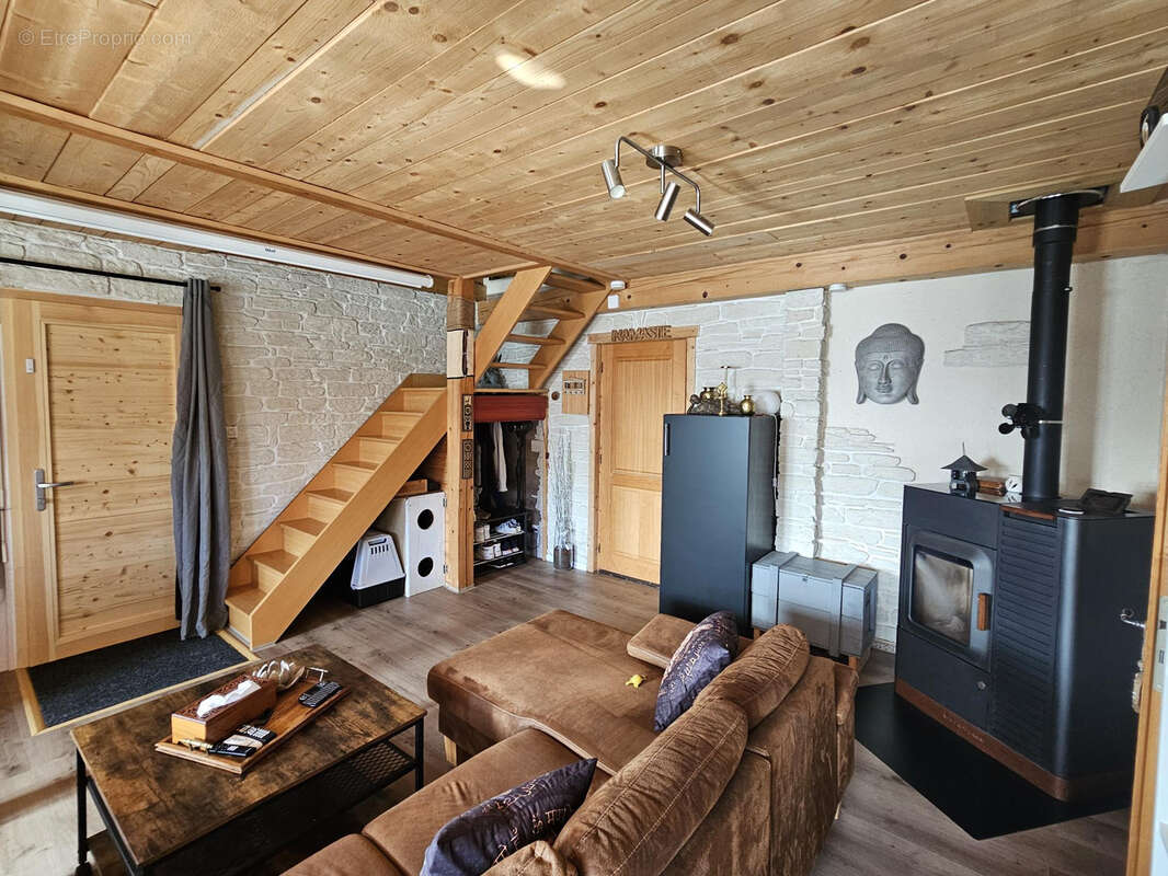 Maison à ORCHAMPS-VENNES