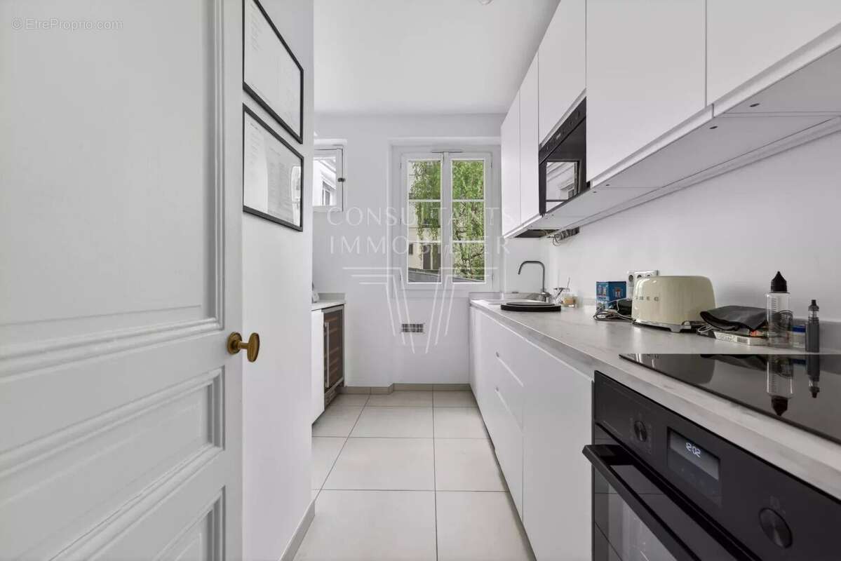 Appartement à PARIS-16E