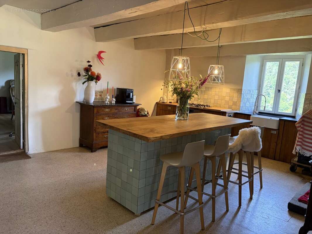 Appartement à SAINT-SYMPHORIEN-DE-MAHUN