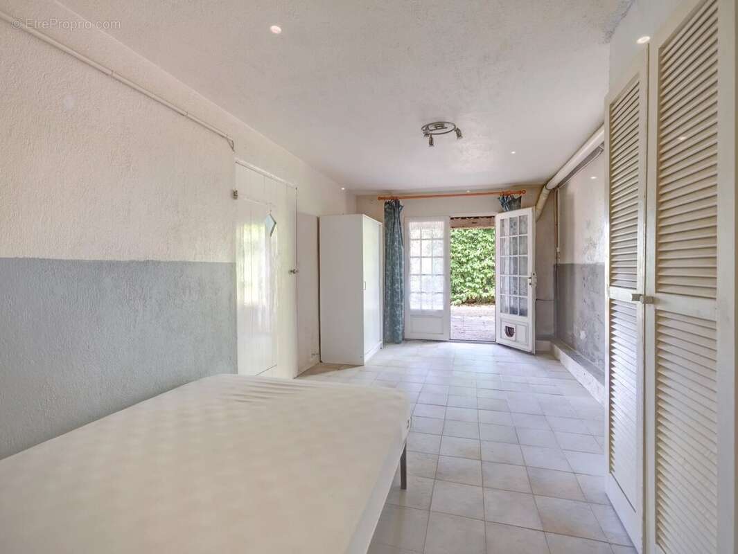 CONTES Maison avec piscine, garage et fort potentiel locatif – calme absolu proche Castellar - photo 25