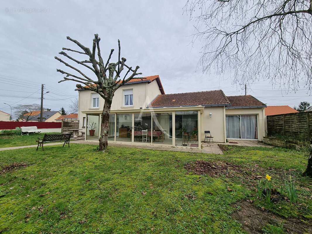Maison à SAINT-SEBASTIEN-SUR-LOIRE