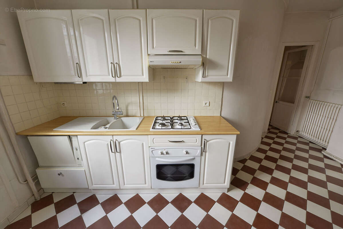 Appartement à PARIS-8E