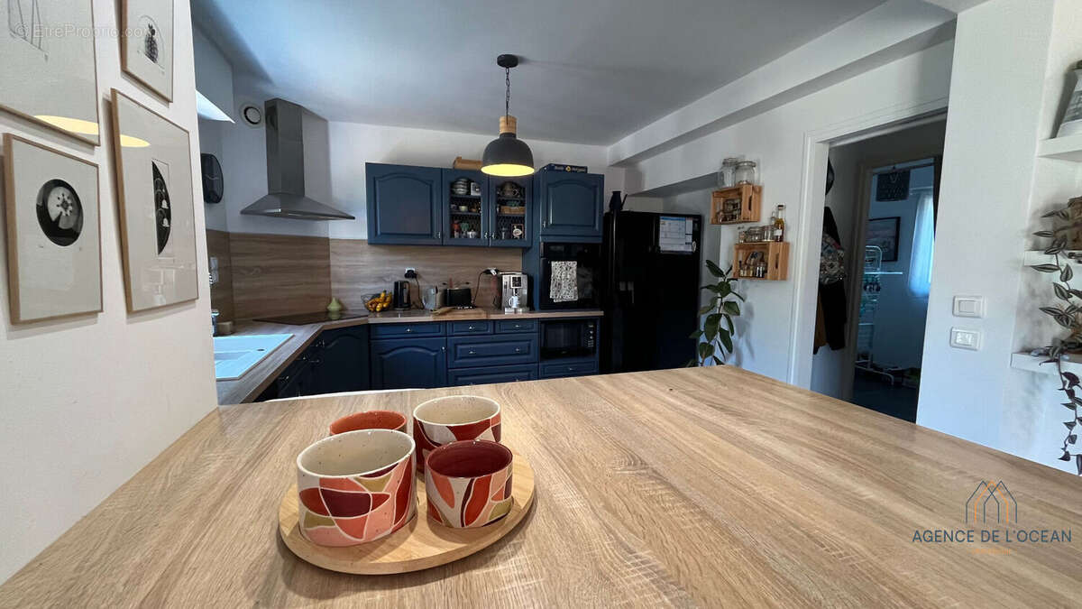 Maison à vendre à Ploemel - 890 m² avec piscine et jardin aménagé - photo 3