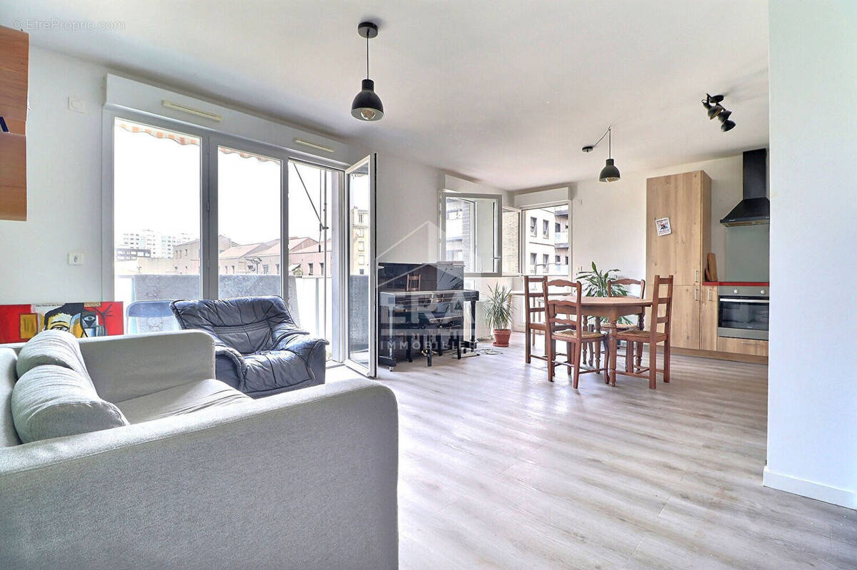 Appartement à AUBERVILLIERS
