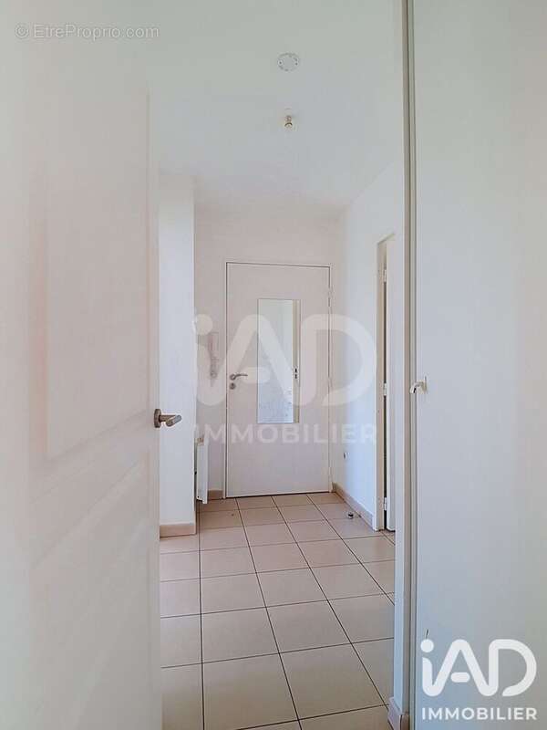 Appartement 67 m² à Vaux-Le-Penil  - photo 8