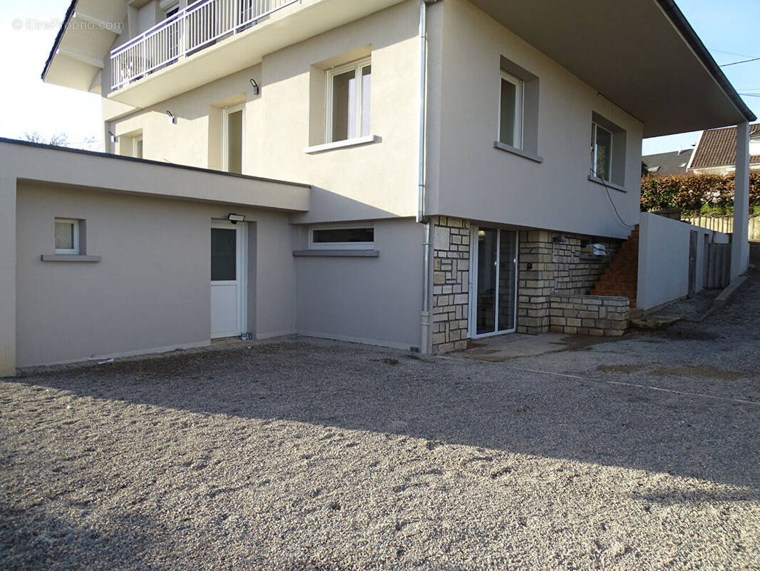 Appartement à ECOLE-VALENTIN