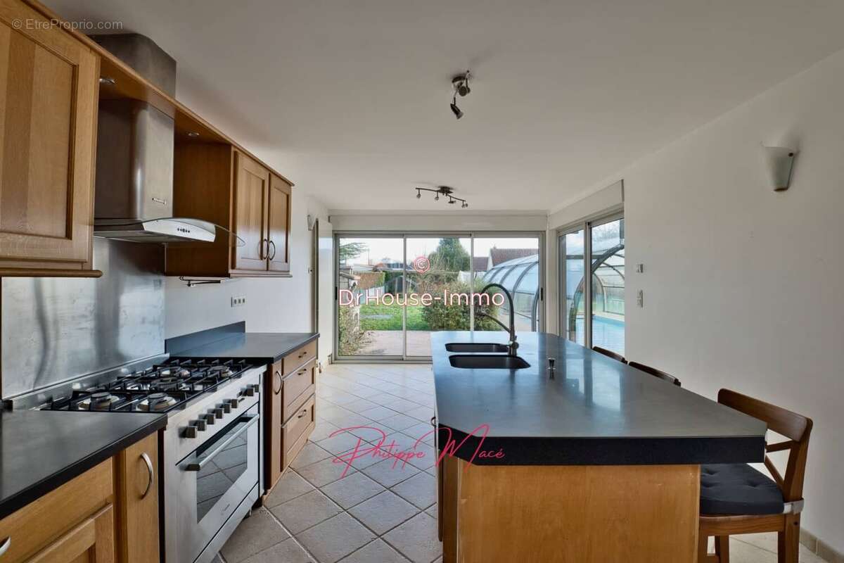 Maison à AUZOUVILLE-SUR-RY