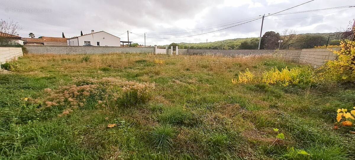 Photo 1 - Terrain à LEZIGNAN-LA-CEBE