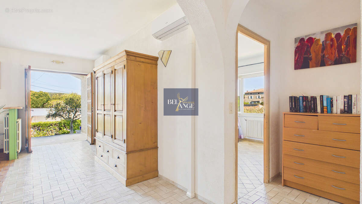 Maison à BERRIAS-ET-CASTELJAU