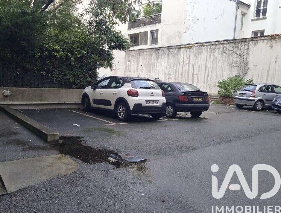 Photo 4 - Parking à PARIS-17E