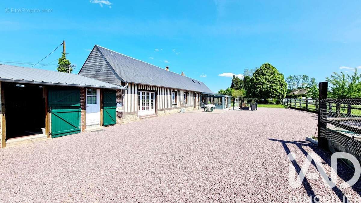 Maison 180 m² à Saint-Gatien-Des-Bois  - photo 4