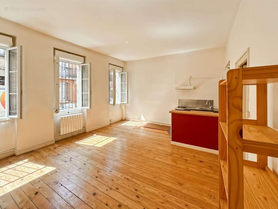 LES CHALETS, Beau T1 de 29 M² libre , idéal premier achat ou investisseur. - photo 2