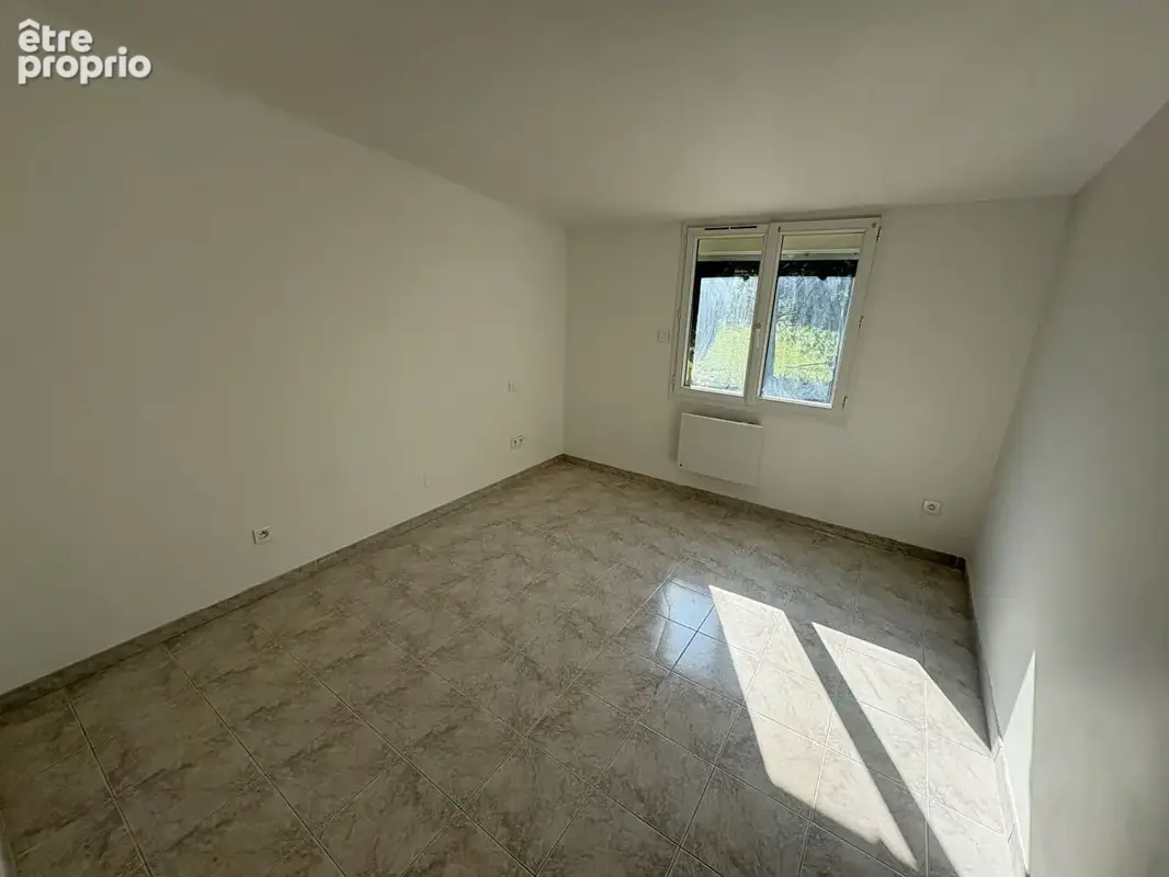Batisse immobilière de 5 logements T4 avec jardin - idéal investisseur - photo 10
