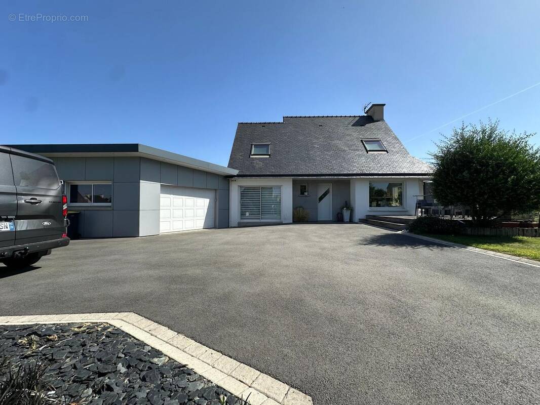 Photo 1 - Maison à PLOUIGNEAU