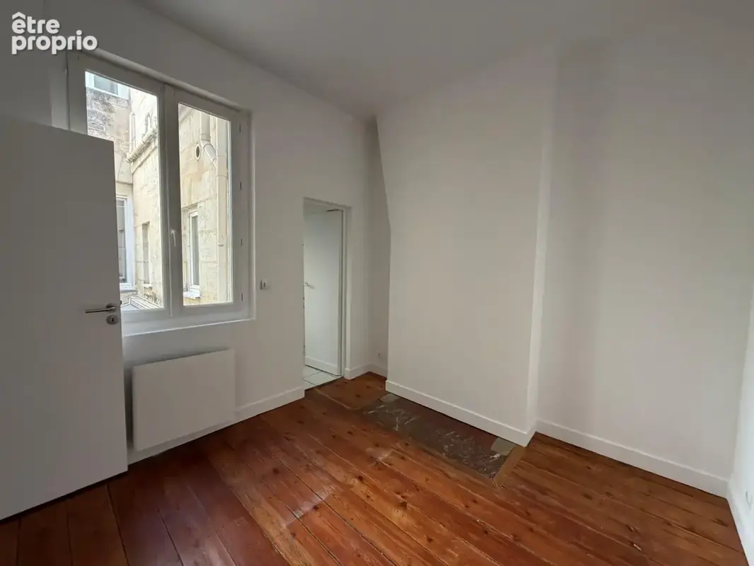 Appartement - 64 m2 - 2 chambres - Jardin Public / Fondaudège - photo 7