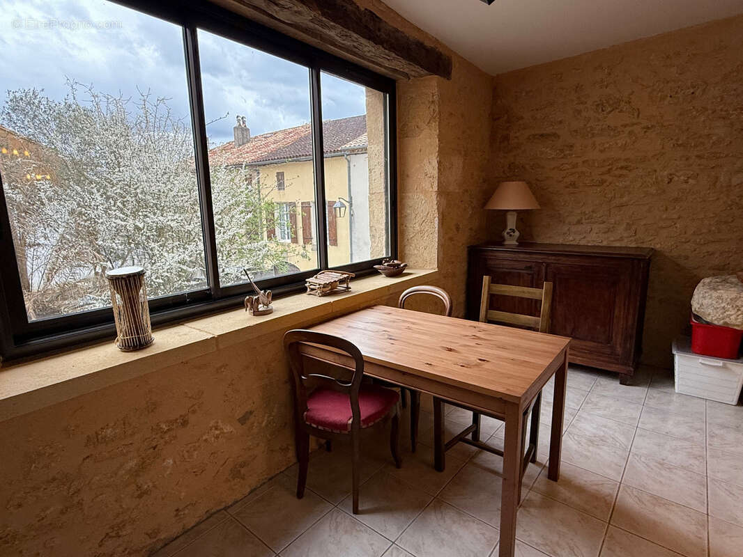 Maison à LACAPELLE-BIRON