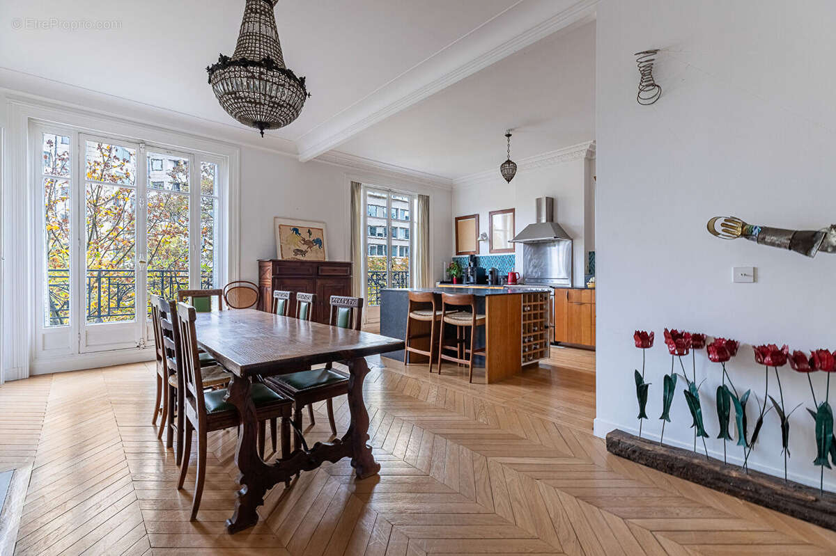 Appartement à PARIS-14E