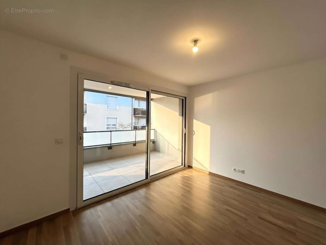 Appartement à vendre 3 pièces traversant ANNEMASSE (74) - photo 4