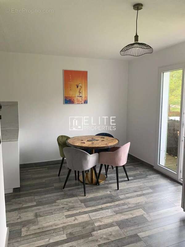 Appartement à MOUANS-SARTOUX