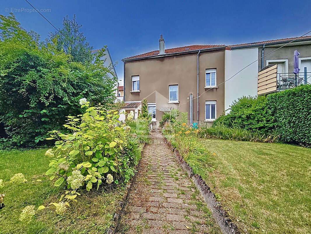 Maison à MONT-SAINT-MARTIN