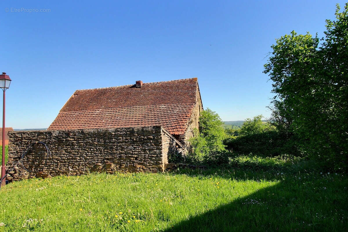 Maison à SAINT-MARTIN-DU-TARTRE