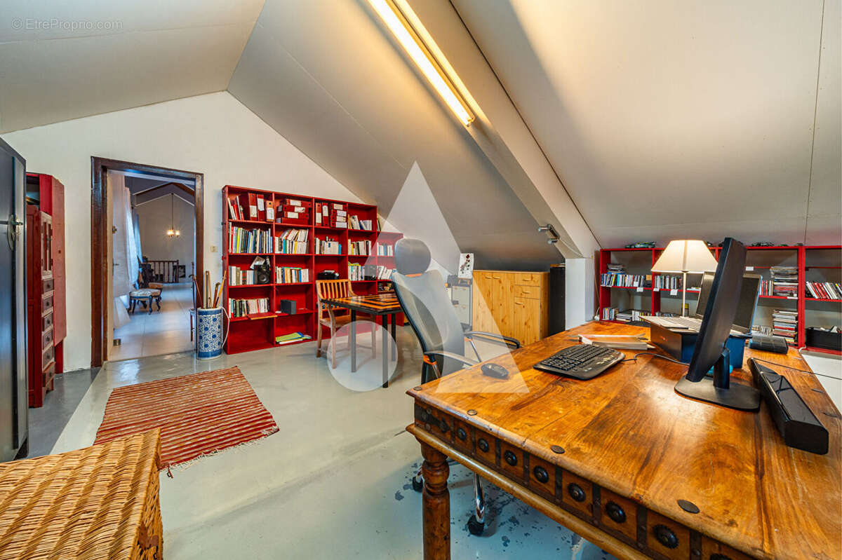 Magnifique propriété de prestige à 220 m d'altitude. - photo 10